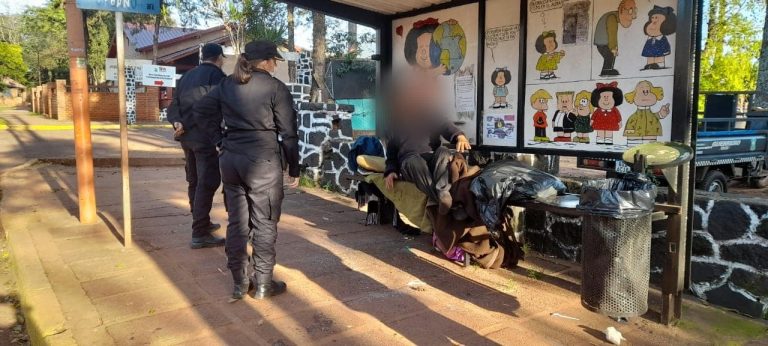 IGUAZÚ  La Policía junto a otros organismos asistieron a un hombre quien pudo regresar a su hogar