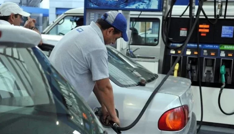 Juan Manzur aseguró que la escasez de combustible en Misiones y en otras siete provincias “se va a resolver entre hoy y mañana”