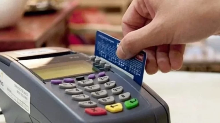 El Gobierno aumentó 69% el reintegro para compras con débito El Gobierno aumentó 69% el reintegro para compras con débito