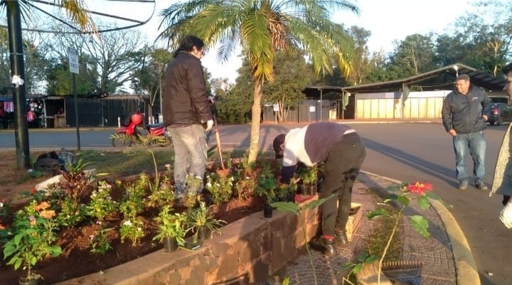 EMBELLECIMIENTO DE ESPACIOS PUBLICOS EMBELLECIMIENTO DE ESPACIOS PUBLICOS