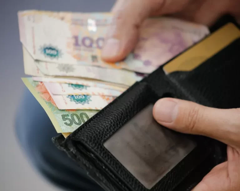 Funcionarios, gremios y empresarios se reúnen para definir la actualización del salario Funcionarios, gremios y empresarios se reúnen para definir la actualización del salario