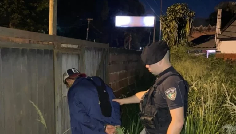 Tres extranjeros ingresaron al país infraganti y asaltaron un supermercado en Puerto Iguazú: se alzaron con más de 5 millones de pesos