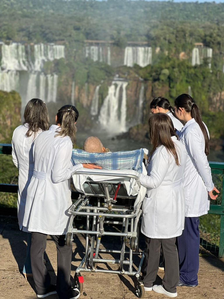 UN PACIENTE ONCOLOGICO CONOCE LAS CATARATAS DEL IGUAZU