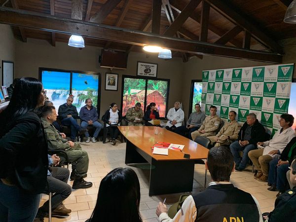 DESFILE CÍVICO – MILITAR