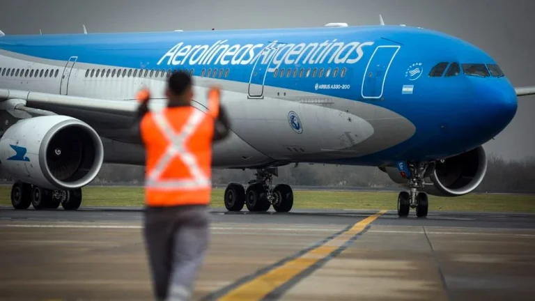 El oficialismo avanzó en Diputados con el proyecto para bloquear cualquier posible privatización de Aerolíneas Argentinas El oficialismo avanzó en Diputados con el proyecto para bloquear cualquier posible privatización de Aerolíneas Argentinas