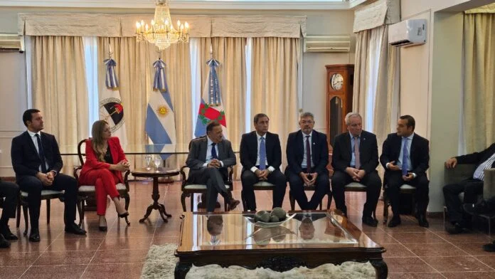 A través de Oscar Herrera Ahuad, Misiones plantea prioridades en el Parlamento del Norte Grande que se desarrolla en La Rioja