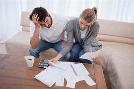 Familias más endeudadas: uno de cada diez hogares argentinos enfrenta problemas para saldar sus deudas bancarias Familias más endeudadas: uno de cada diez hogares argentinos enfrenta problemas para saldar sus deudas bancarias