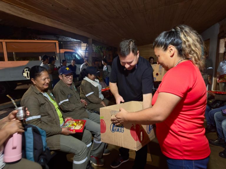 El presidente del ITUREM se acercó al Corralón Municipal para compartir un desayuno con el equipo municipal de Barrido