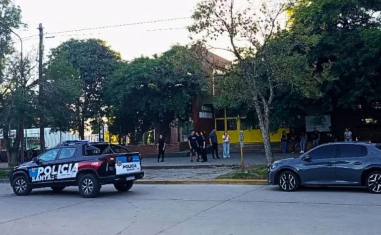 Tragedia en Santa Fe | Un alumno de 15 años ingresó armado a una escuela de San Cristóbal y mató a un compañero de 13 Tragedia en Santa Fe | Un alumno de 15 años ingresó armado a una escuela de San Cristóbal y mató a un compañero de 13