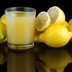 El limón y la presión arterial: su consumo complementa tratamientos pero exige supervisión médica