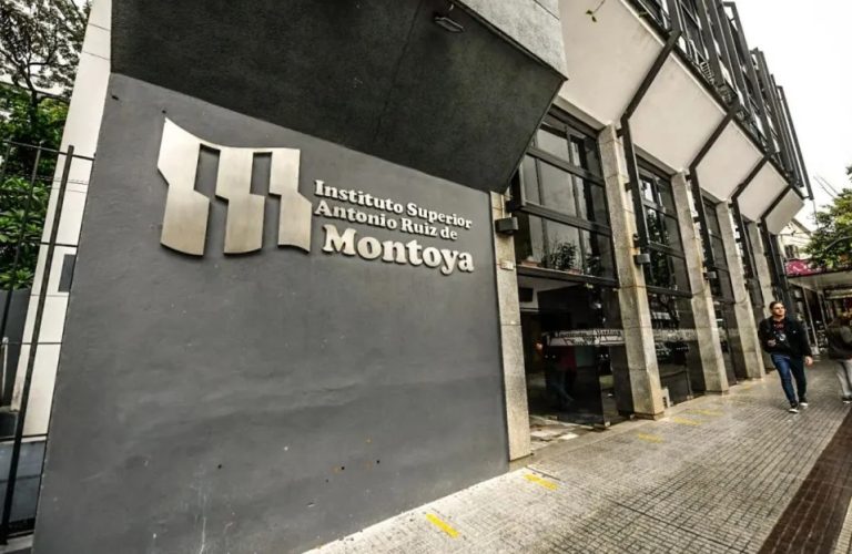 POLICIALES: ESTUDIANTE DE UN PROFESORADO DEL MONTOYA FUE DENUNCIADO POR ABUSO SEXUAL POLICIALES: ESTUDIANTE DE UN PROFESORADO DEL MONTOYA FUE DENUNCIADO POR ABUSO SEXUAL