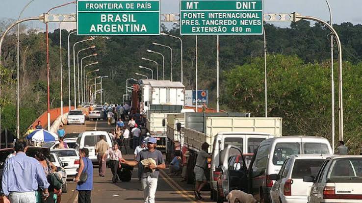 La ACATI de Iguazú denuncia “la pérdida de miles y miles de visitantes por día” por la burocracia del puente con Brasil y piden agilizar la frontera