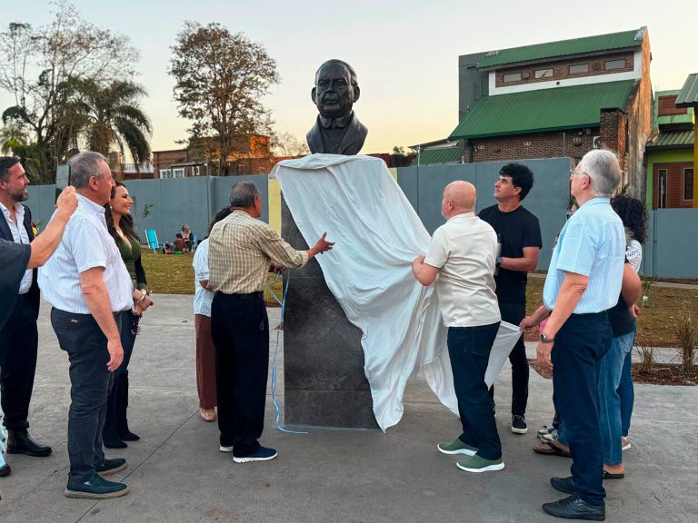 IGUAZU: INAUGURARON LA “PLAZA HIPOLITO YRIGOYEN”