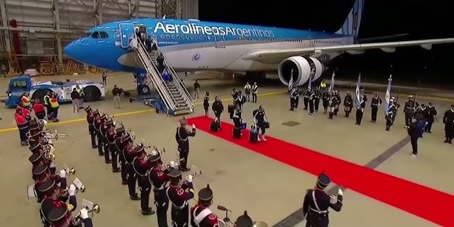 La Selección Argentina llegó al país tras el subcampeonato en el Mundial 2026 y fue recibida por una multitud